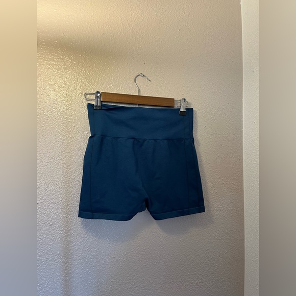 Yoga/Workout Shorts Blue - Picture 3 of 3